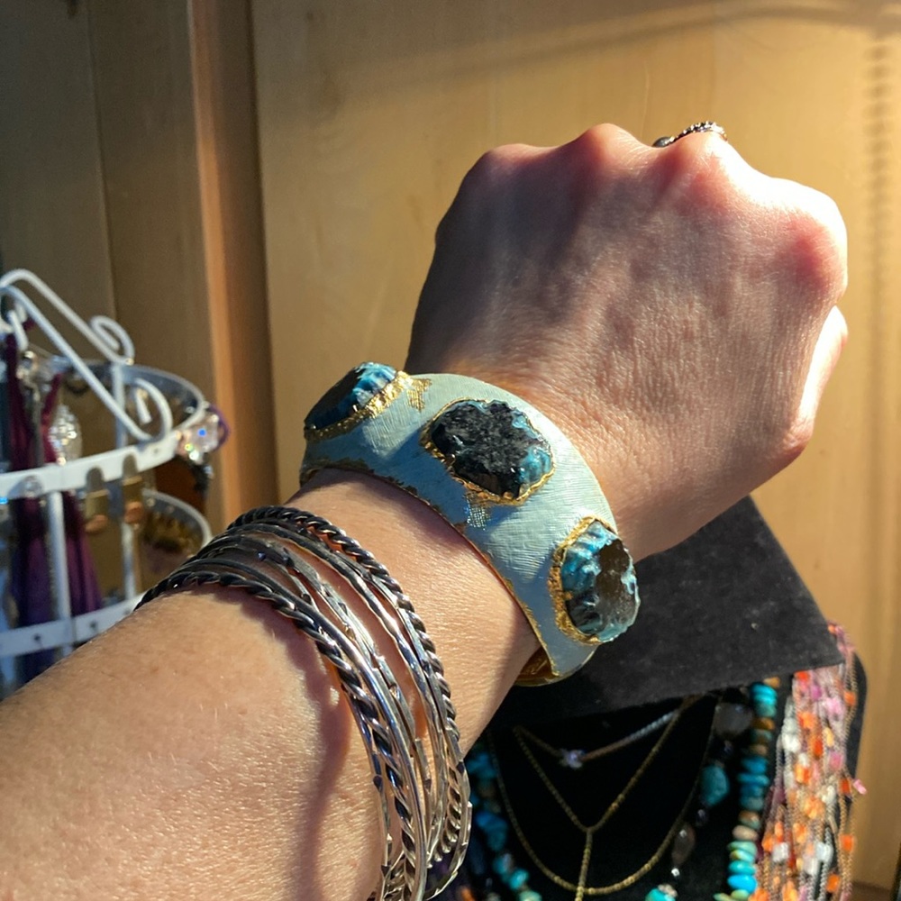Castlecliff(VINTAGE)Bangle - Picture 7 of 9
